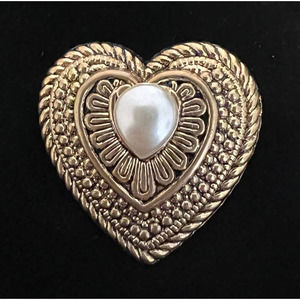 VTG Brooch Pin Taiwan Heart Faux Pearl Gold Tone Metal Filigree